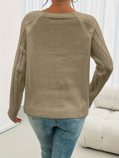 Viviene - Elegant Cable Knit Sweater